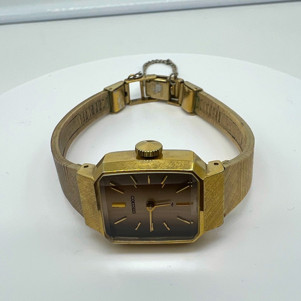 SEIKO VINTAGE 600352 Manual Winding GoldPlated Japan Movement Small Square Watch